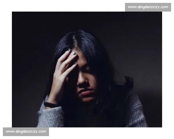 职场谈感情:老板越界的情感绑架